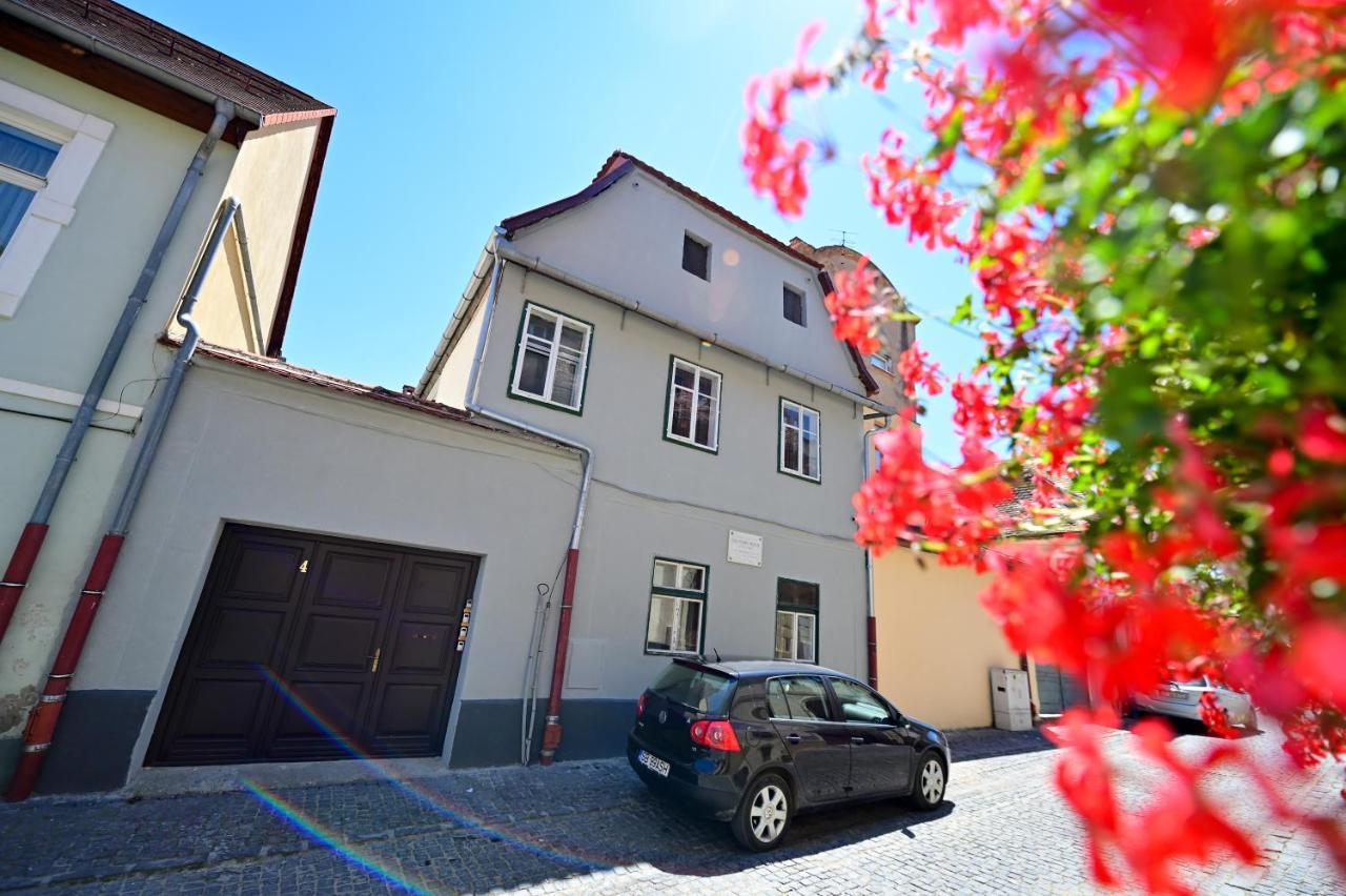 Apartments In The Heart Of Sibiu Eksteriør billede